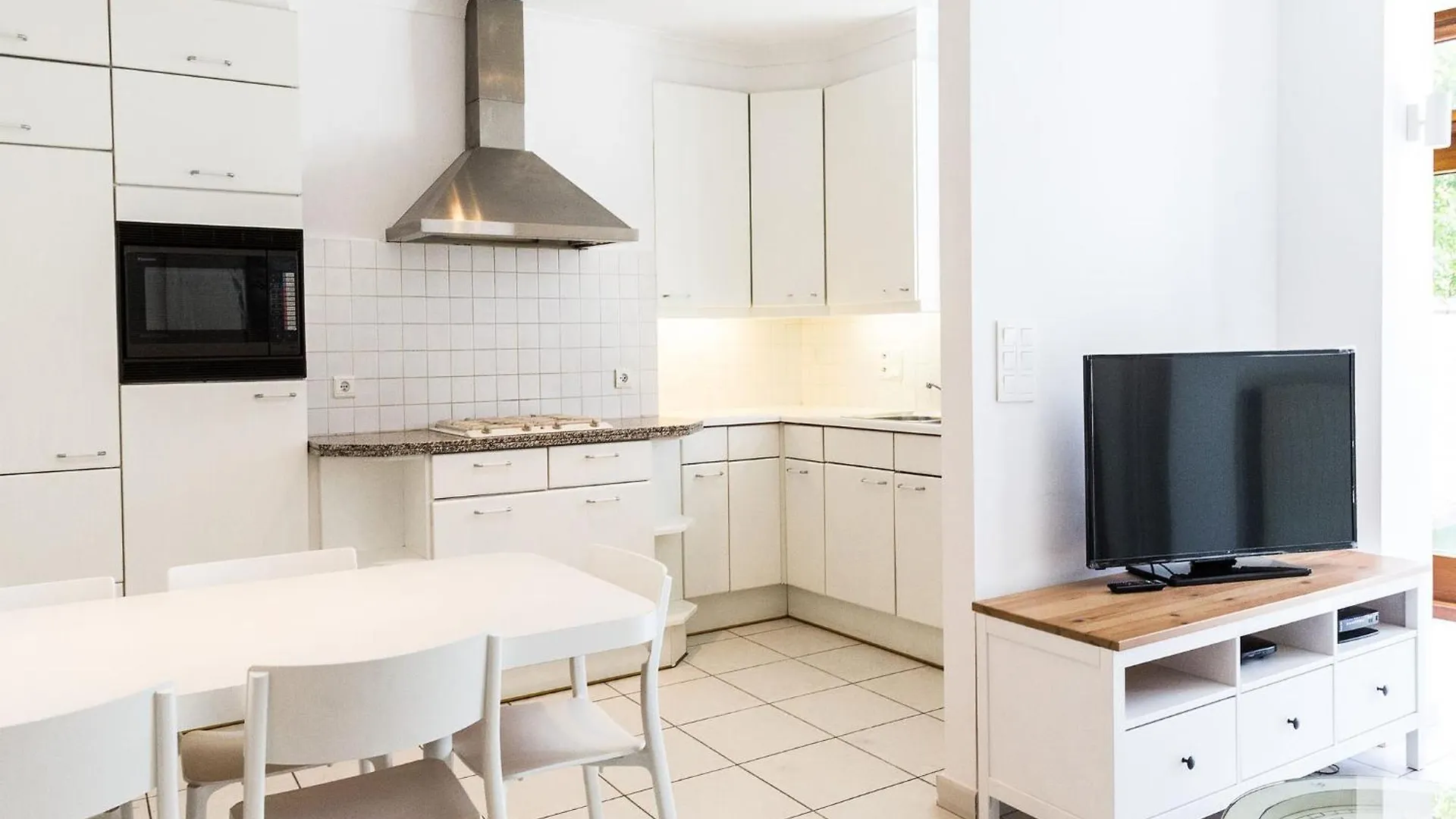 Apartment In Brussels, Degroux By Homenhancement Sa 벨기에