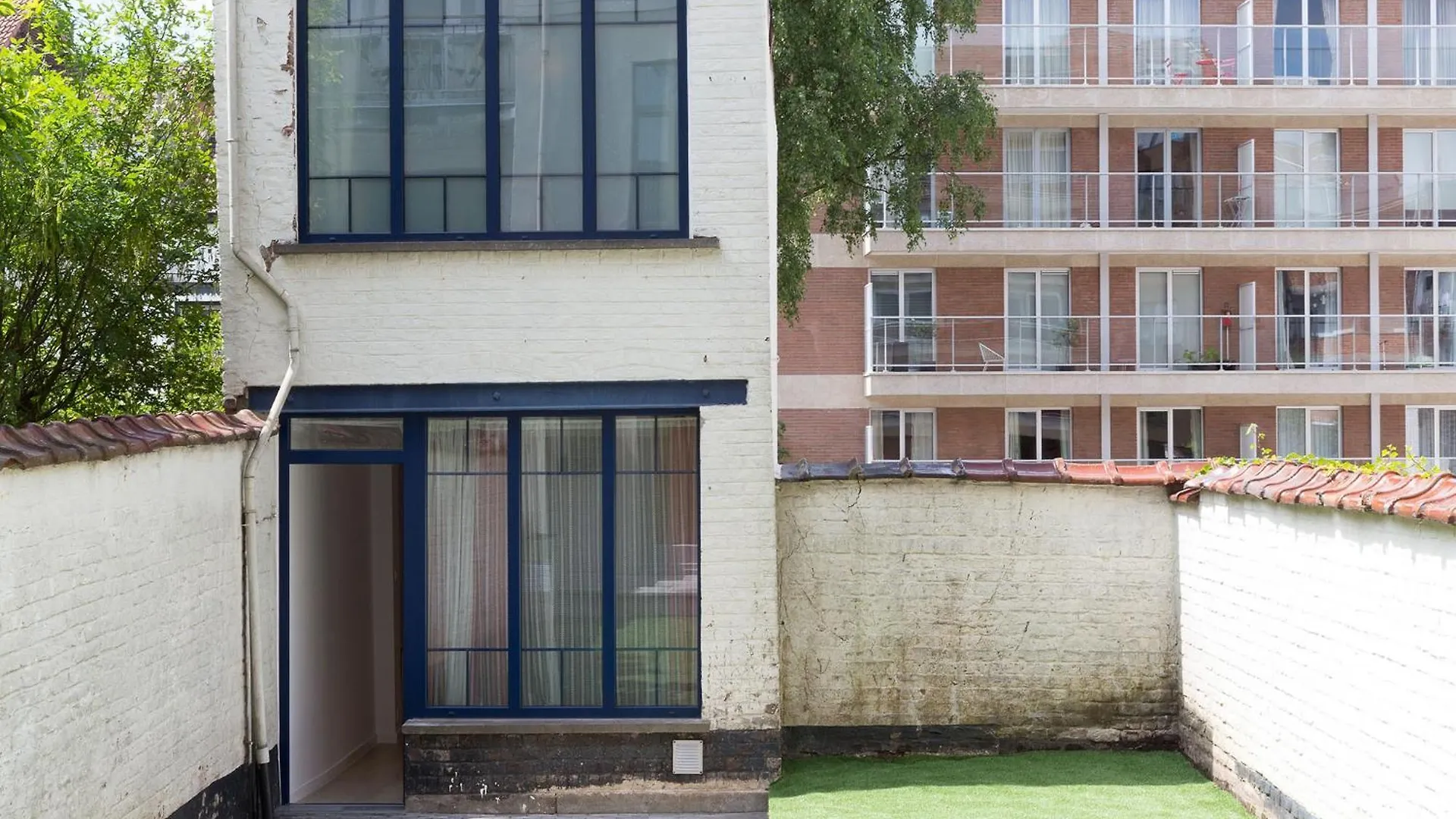 Apartment In Brussels, Degroux By Homenhancement Sa 벨기에