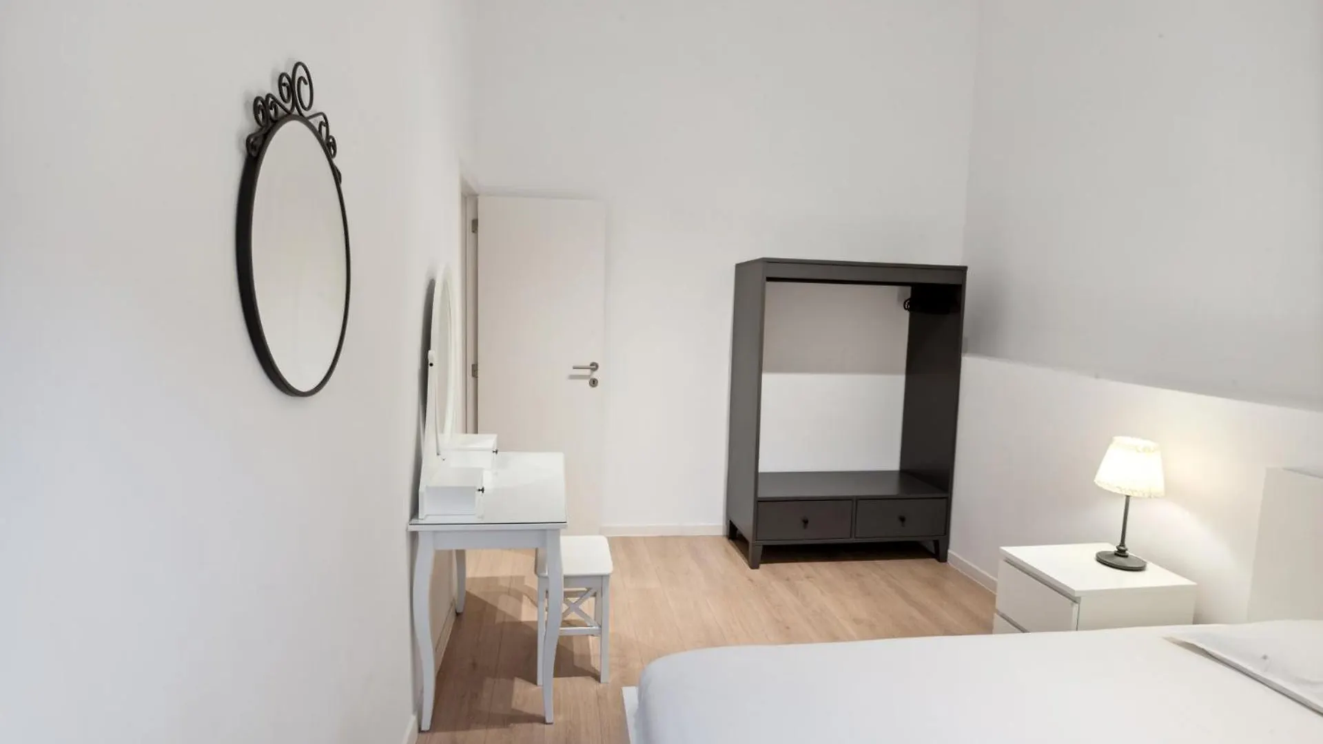 Apartment In Brussels, Degroux By Homenhancement Sa
